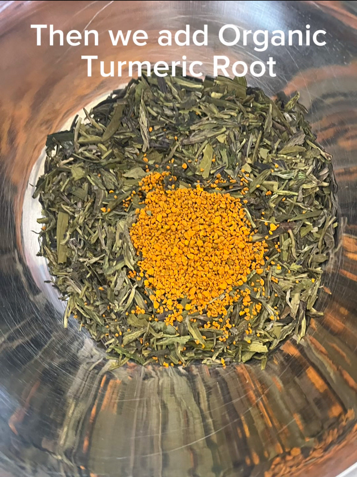 Golden Glow – Turmeric and Ginger Anti-Inflammatory Wellness Tea
