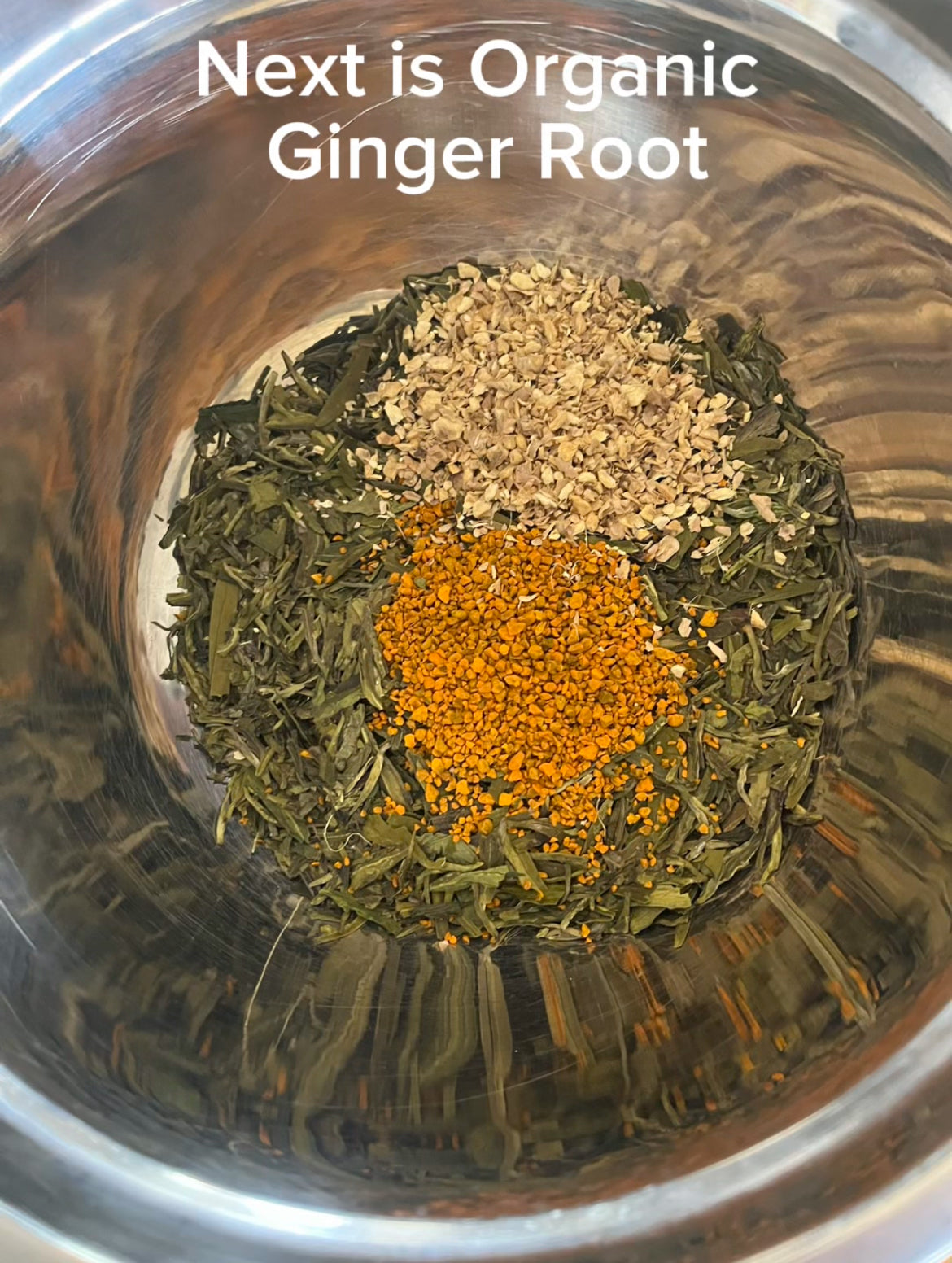 Golden Glow – Turmeric and Ginger Anti-Inflammatory Wellness Tea