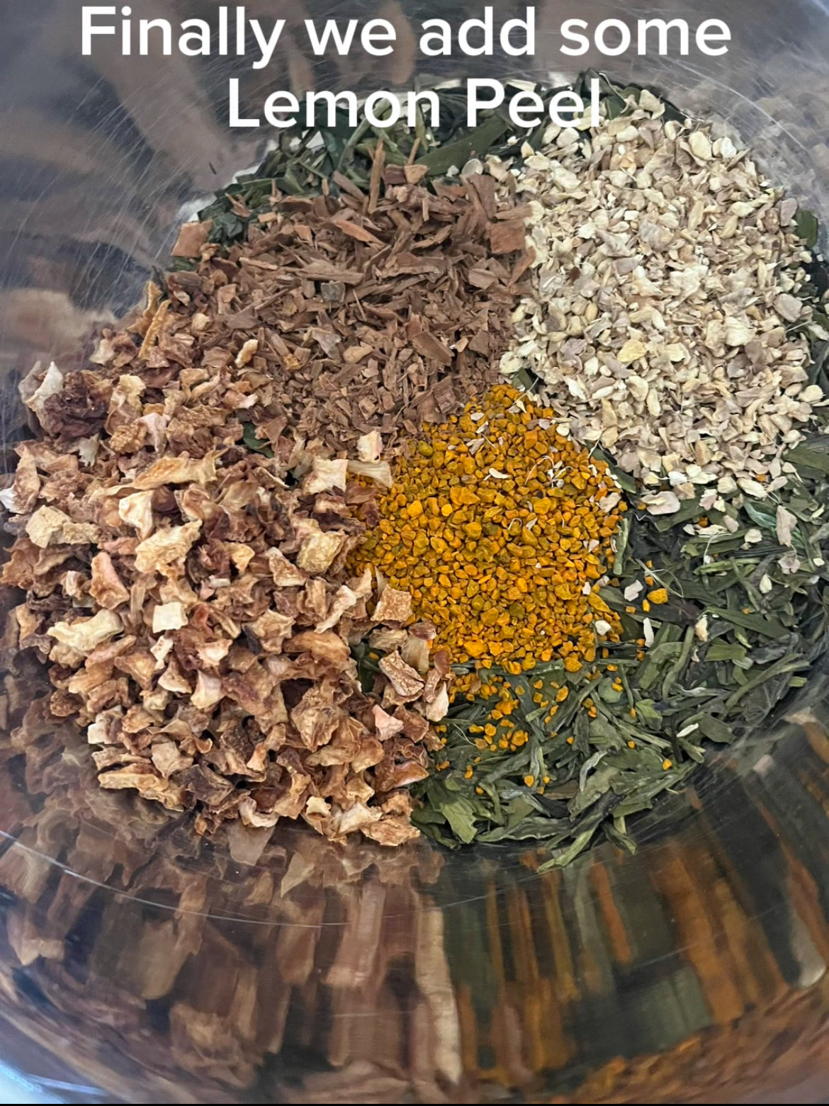 Golden Glow – Turmeric and Ginger Anti-Inflammatory Wellness Tea